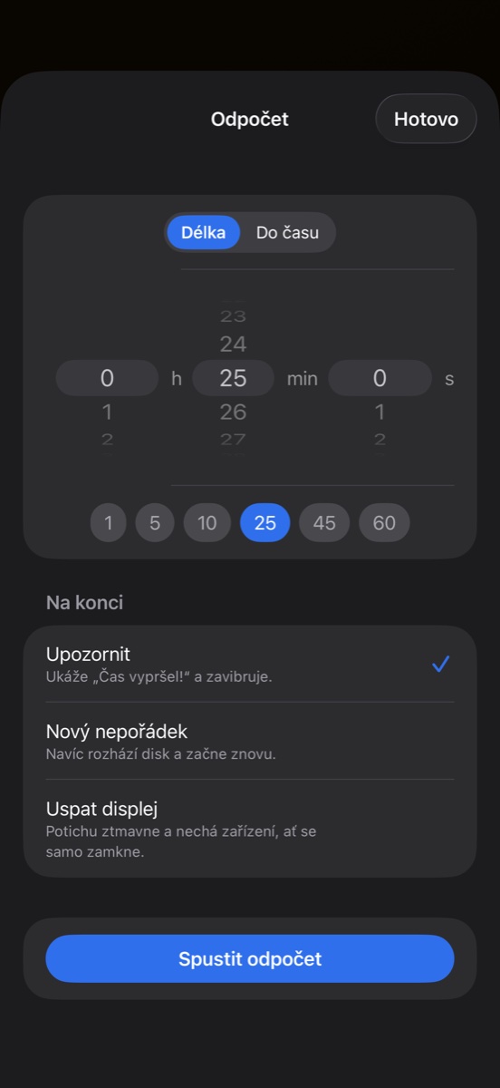 Nastavení časovače: kolečka pro hodiny, minuty a sekundy, rychlé volby 1 až 60 minut a tři možnosti, co se stane na konci.